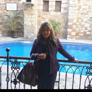 Meet your Posher, Yessica